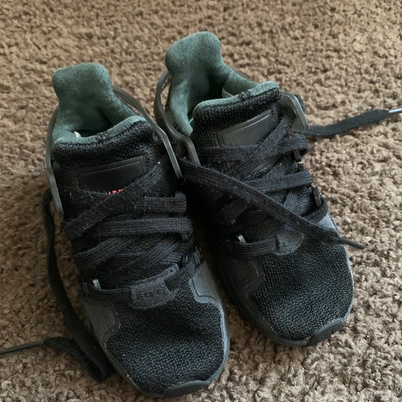 Adidas shoes size 7 - Picture 2 of 7